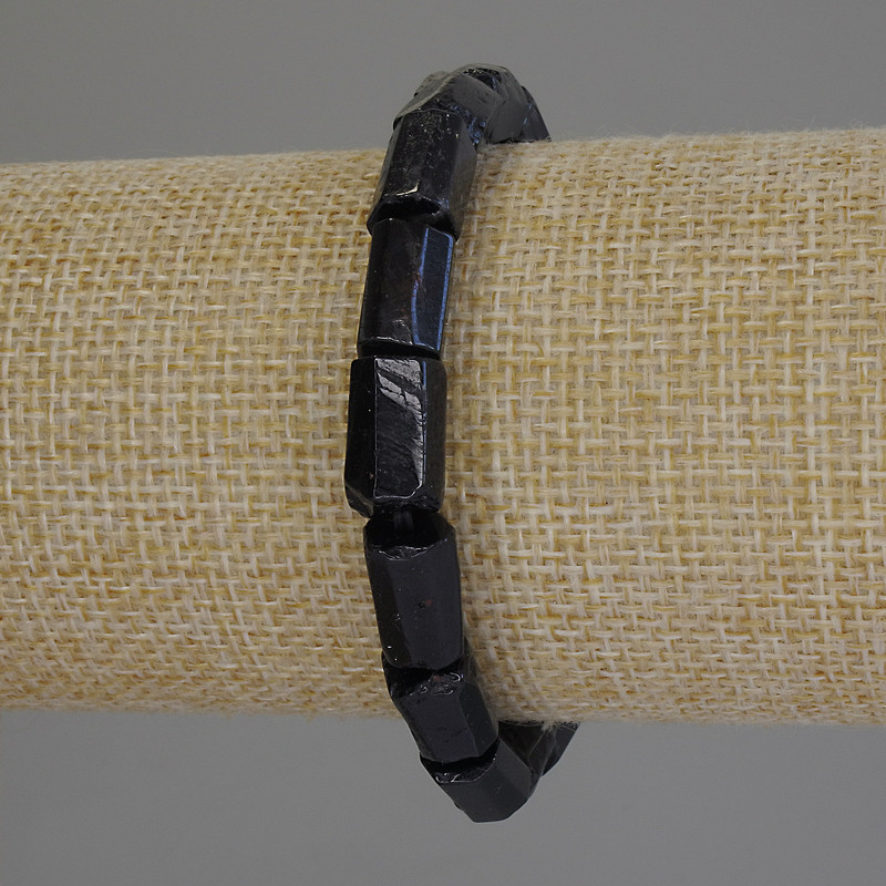 צמיד טורמלין – אבנים מחוטבות, קוטר 12×7 מ״מ, אורך 18 ס״מ, מתיחה אלסטית