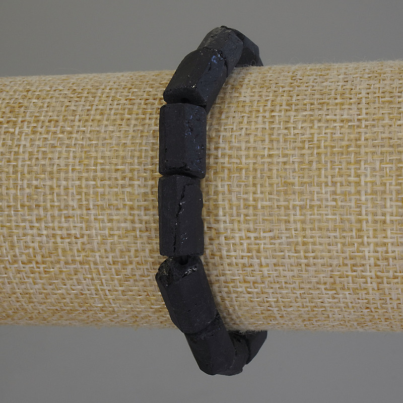 צמיד טורמלין שרל, חיתוך מרובה-פאות, קוטר 14×8 מ״מ, אורך 18 ס״מ, סטרץ'