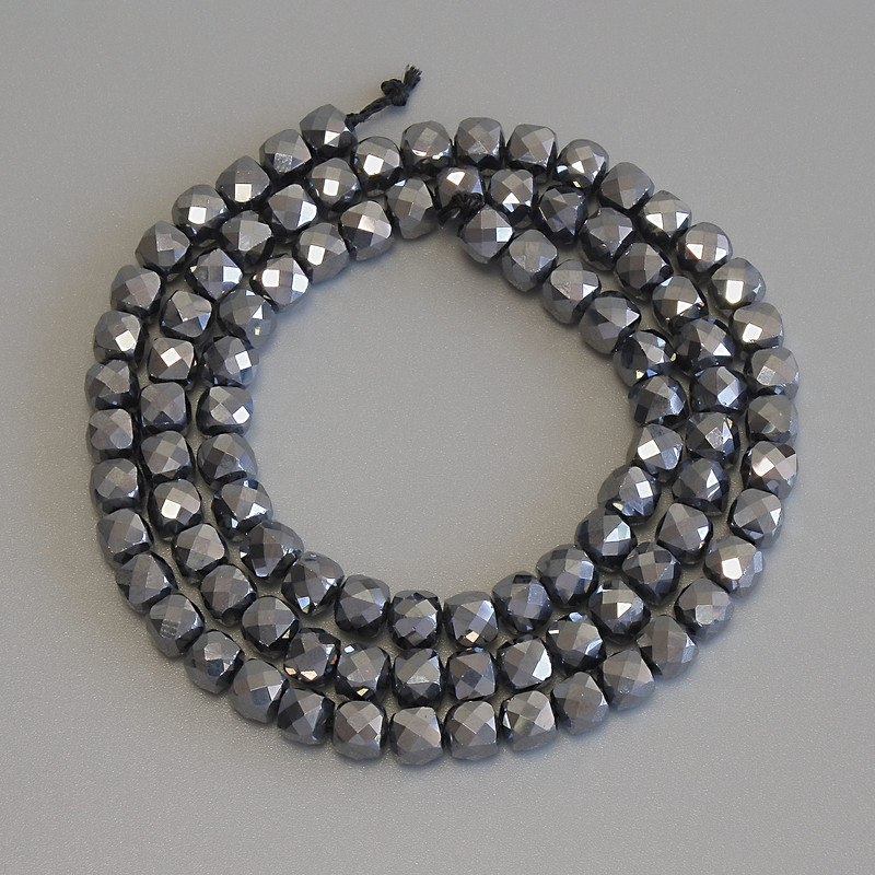 חרוזי טרההרץ קובייה מחוספסת בקוטר 4×4 מ״מ, אורך 39 ס״מ ± על החוט