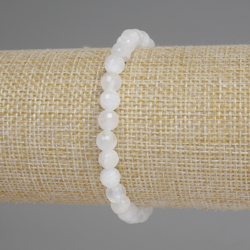 צמיד קריסטל הרי מחודד בקוטר 6 מ״מ ±, אורך 18 ס״מ ±, אלסטי