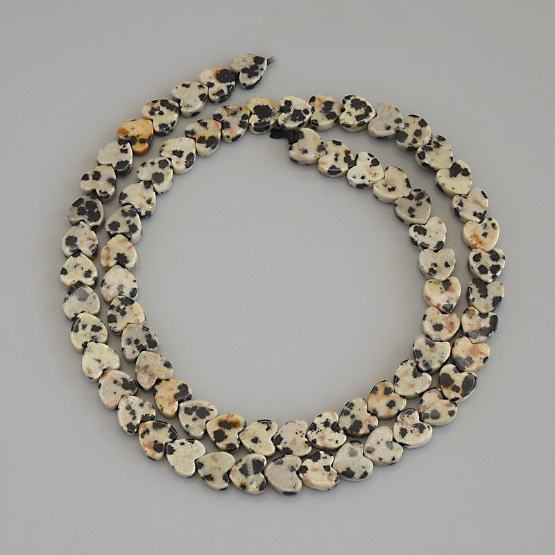 חרוזי ג'ספר דלטמיני בצורת לב, קוטר 6×6×2 מ״מ, על חוט, אורך 39 ס״מ+