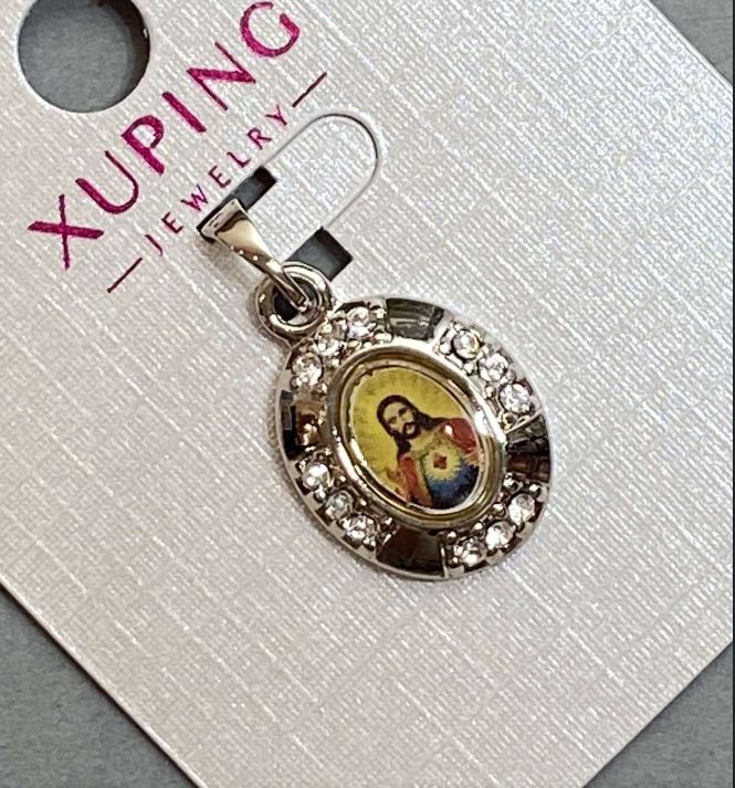 תליון «איקונה» Xuping בציפוי רודיום עם סטרזים לבנים, קוטר 20×13 מ״מ, אורך 25 מ״מ