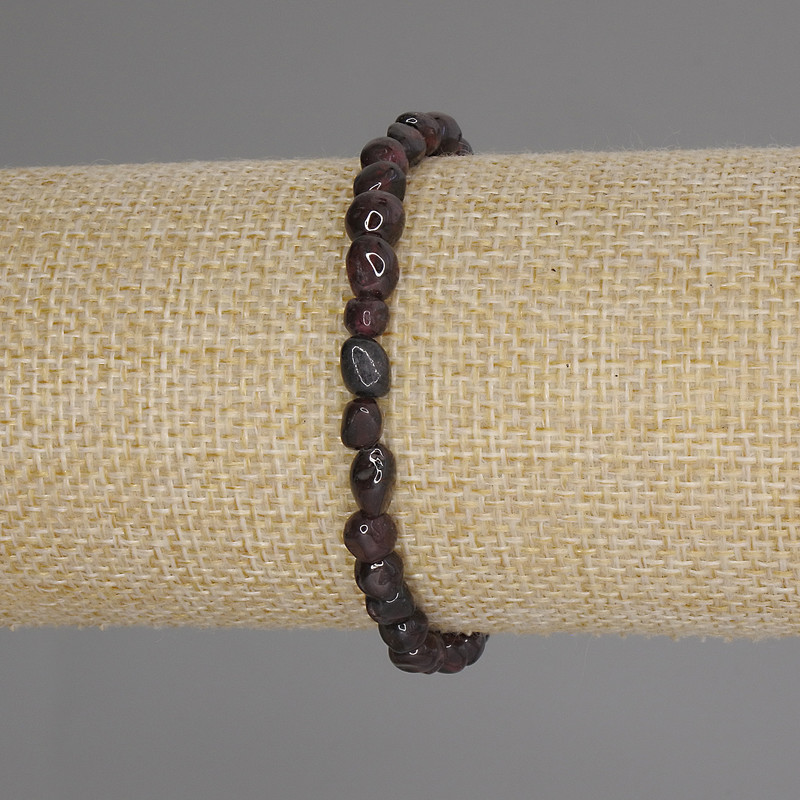 צמיד גרנט מלוטש, קוטר 6-9×5-7 מ"מ, אורך 18 ס"מ ± סטרץ