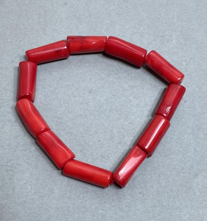 צמיד אלמוג חתוך 18–22×9–12 מ״מ, אורך 18 מ״מ +/- מתיחה