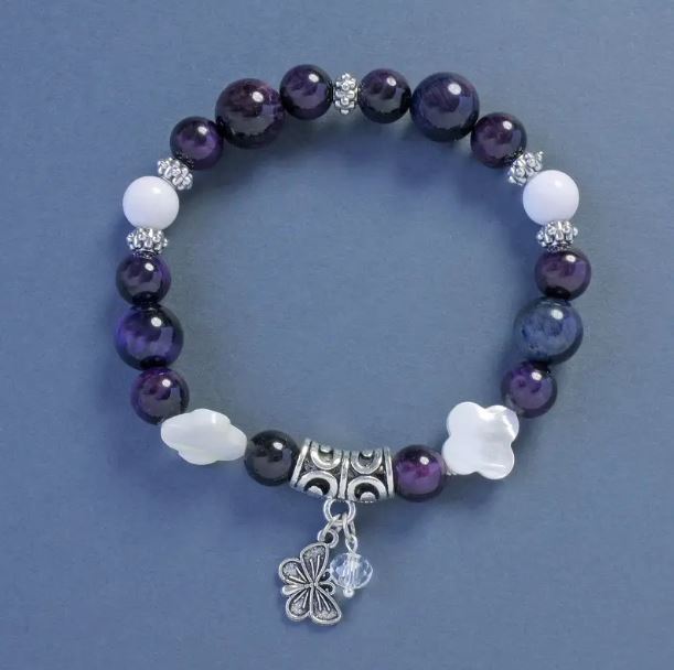 צמיד עין חתול ואגת – חרוזים חלקים, קוטר 10 מ״מ±, קוטר 8 מ״מ±, אורך 18 ס״מ±, גומי מתיחה עם תליון פרפר