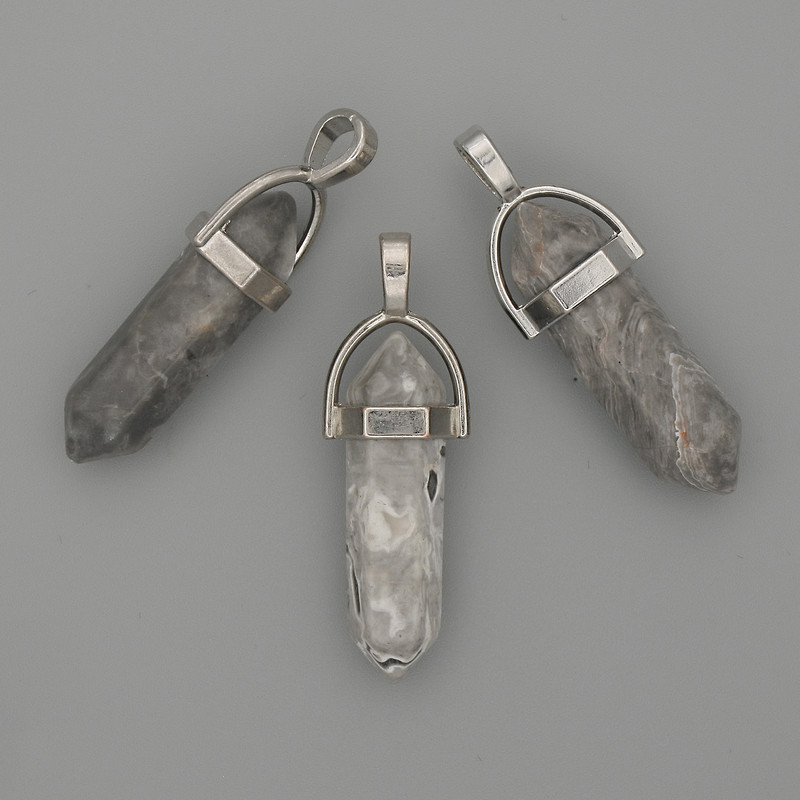 תליון משושה מקריסטל מאבן יאשמה אפורה 8×31×41 מ״מ+