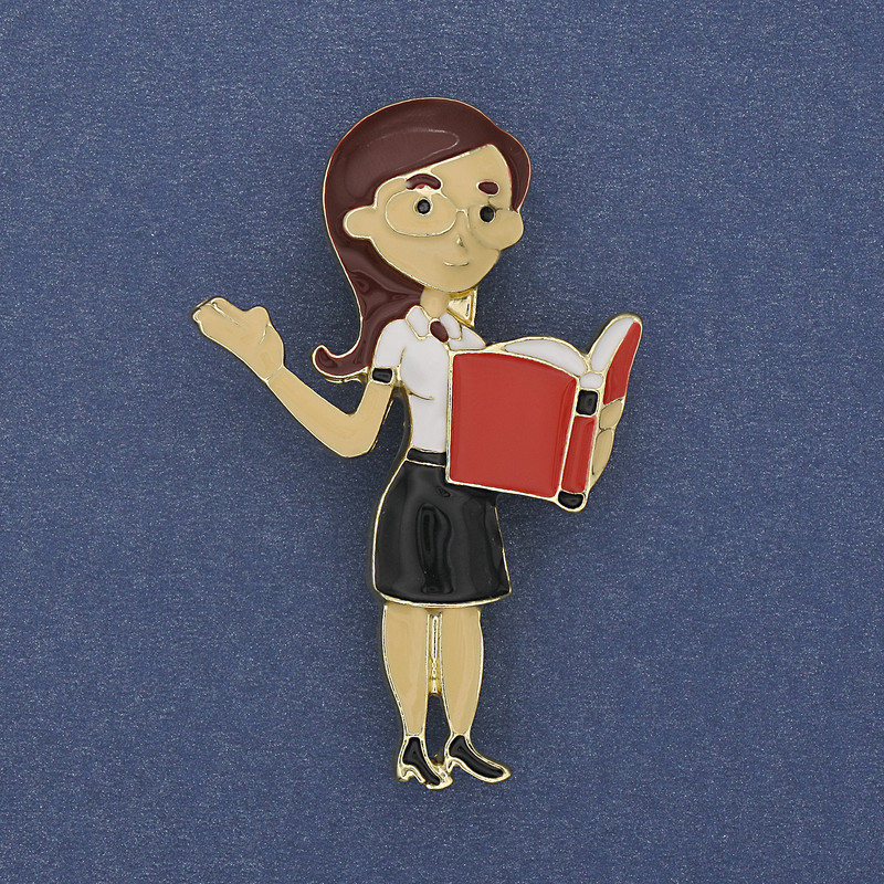 סיכה «מורה» בצבע אמייל צבעוני ומתכת בצבע זהב 52×33 מ״מ+