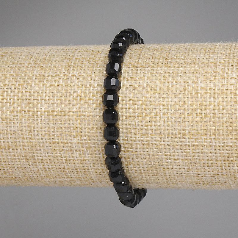 צמיד טורמלין בצורת קוביות 5×5 מ״מ, אורך 18 ס״מ ±, גומי אלסטי