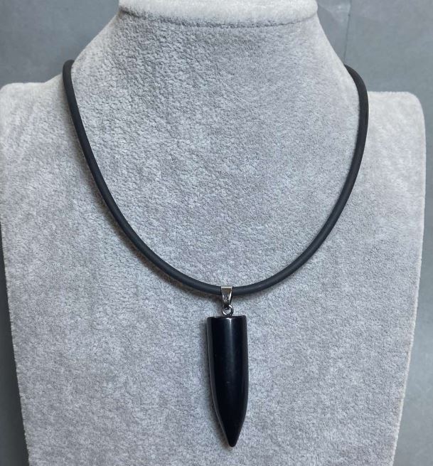 הנחה! תליון אגט כדורי 42×12 מ״מ על חוט גומי, אורך 60 ס״מ + 5 ס״מ שרשרת הארכה