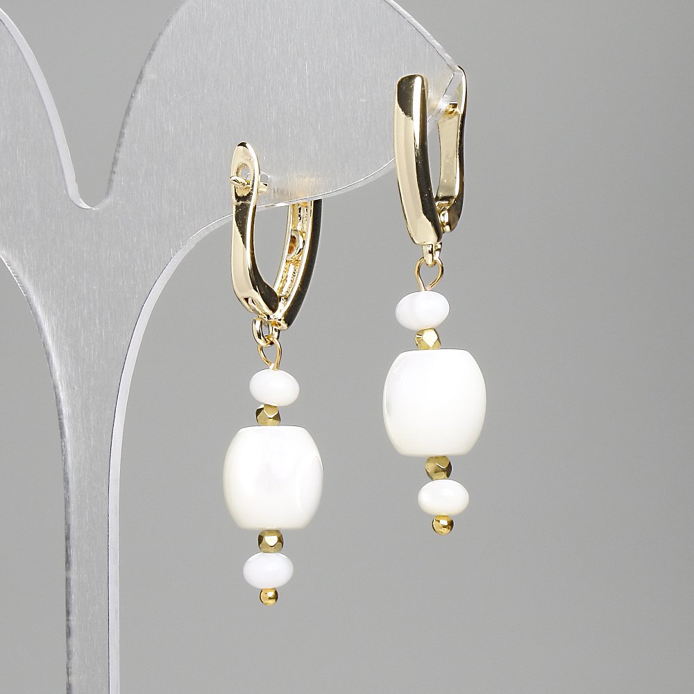 עגילי אם-הפנינה בבארילו 10×9 מ״م+- רונדל 5×3 מ״م+- המטיט רב-פנים 2 מ״م+- אורך 42 מ״م+-