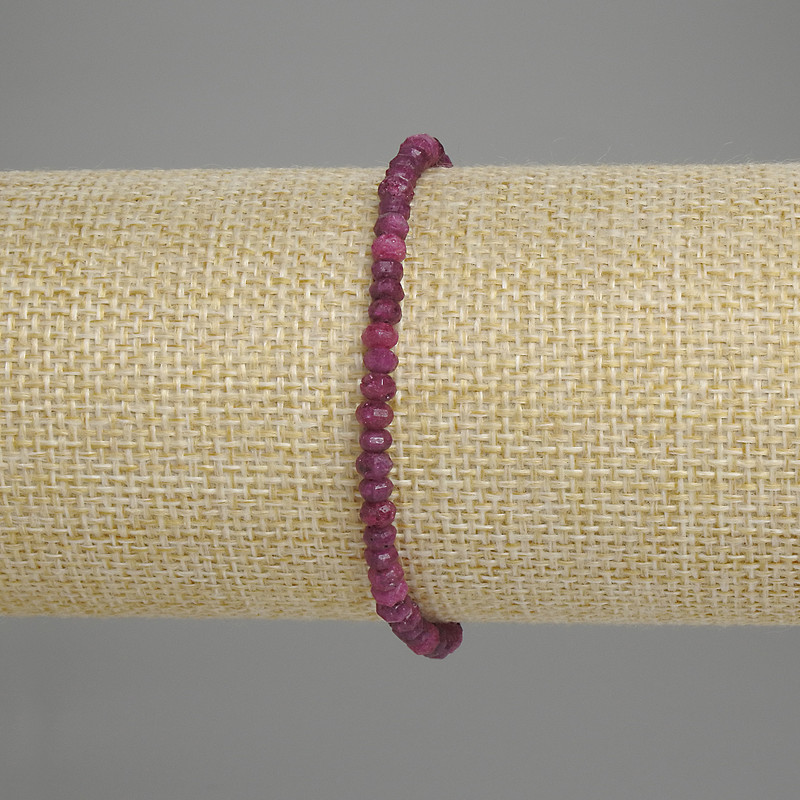 צמיד אודם מלוטש בצורת רונדל 4×3 מ״מ, אורך 18 ס״מ