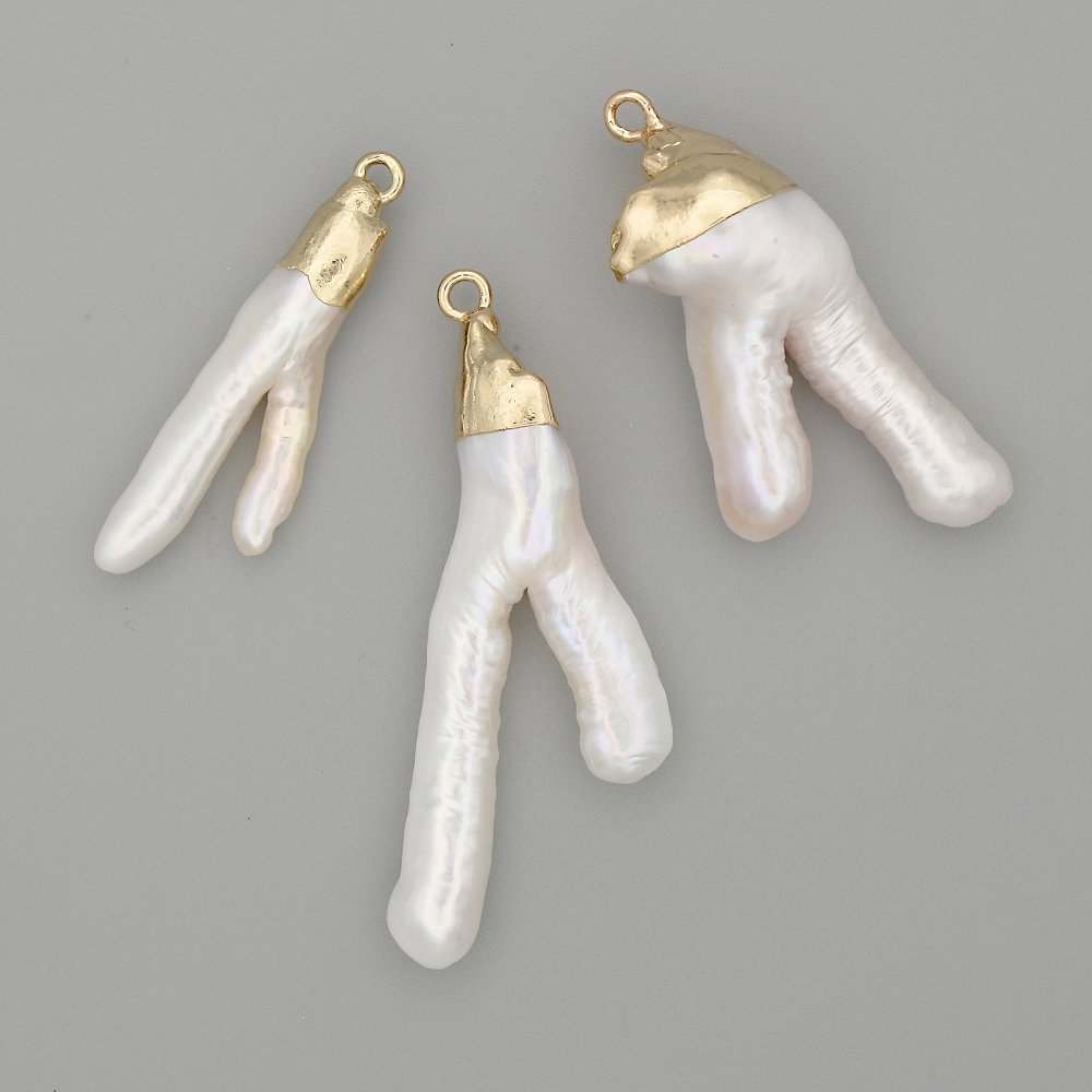 תליון מפנינים ברוקוקו, מתכת זהובה, קוטר מגוון 25–44×14–16 מ״מ