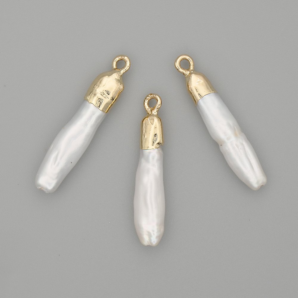 תליון מפנינים בארוק, מתכת זהובה, קוטר 30×5 מ״מ+