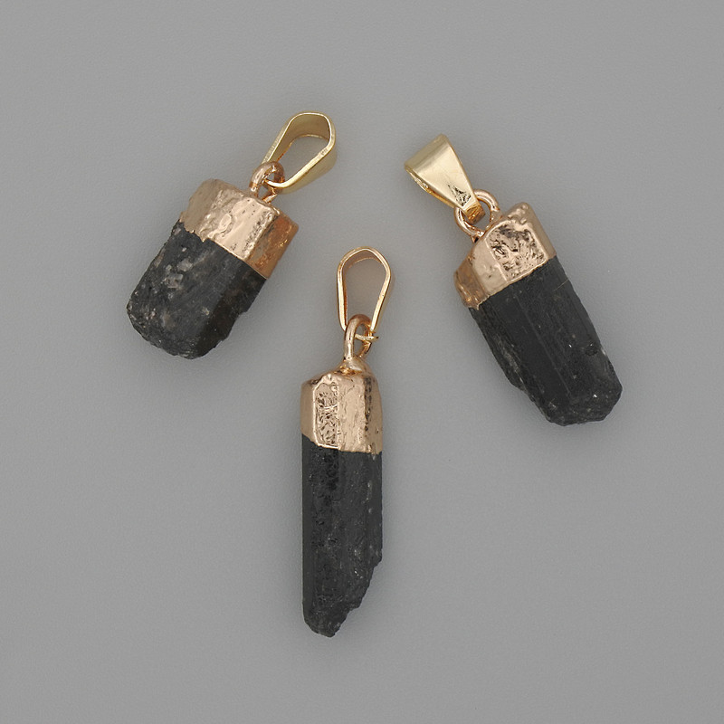 תליון טורמלין שרל לא מעובדת, מתכת זהובה 21-25×7,5×10 מ״מ ± מבחר מידות