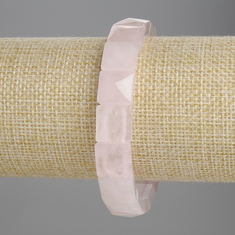 צמיד קוורץ ורוד חצוב 12×12 מ״מ, אורך 18 ס״מ, גמיש