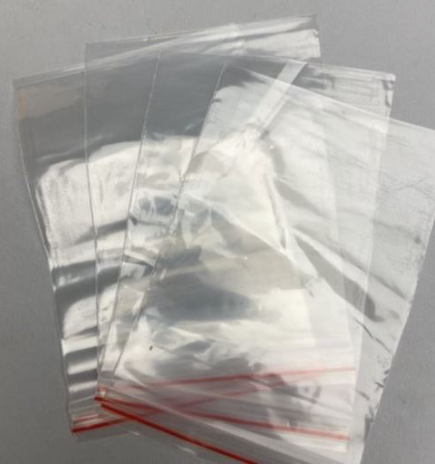 שקית אריזה עם נעילה-זיפר 8×12 מ״מ ± 100 יחידות