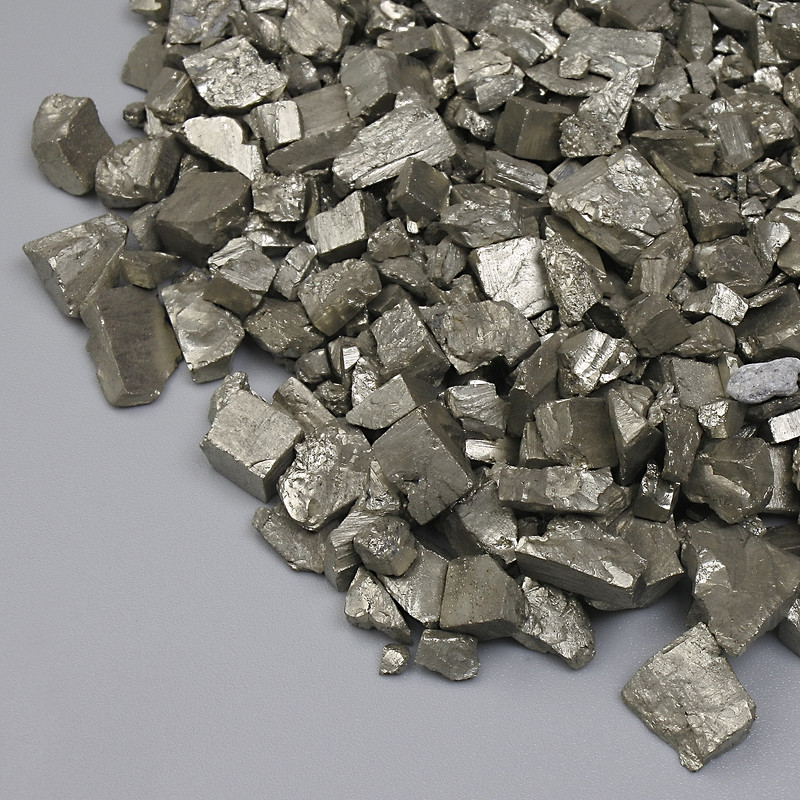 גרגר פיריט טבעי ללא חור 2–12×3–8 מ״מ+- (ל-100 גרם+-)