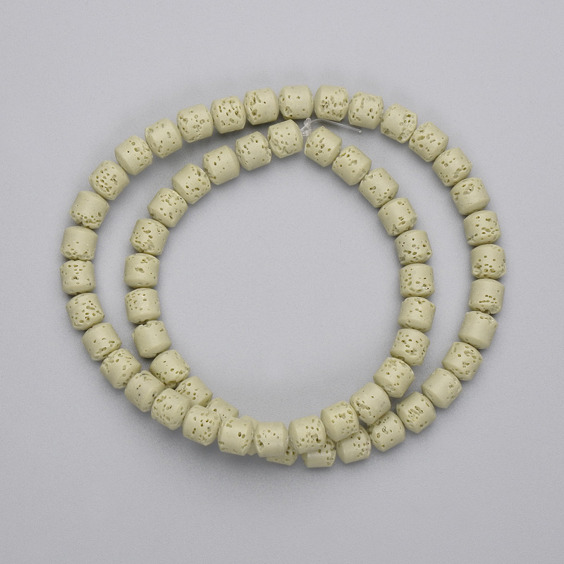 חרוזי לבה וולקנית בצורת צילינדר, קוטר 6×6 מ״מ, על חוט, אורך 38 ס״м+