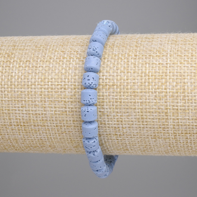 צמיד לבה געשית תכלת – חרוזים צילינדריים בקוטר כ-6×6 מ״מ, אורך כ-18 ס״מ, סטרץ'