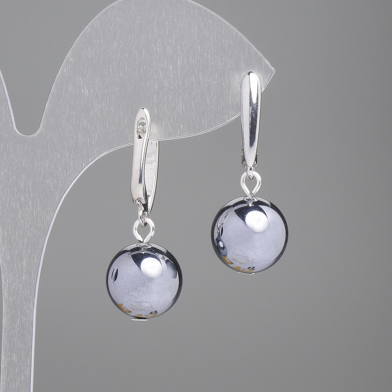 עגילים מהטרה-הרץ כדור חלק, קוטר כ-12 מ״מ, אורך כ-30 מ״מ