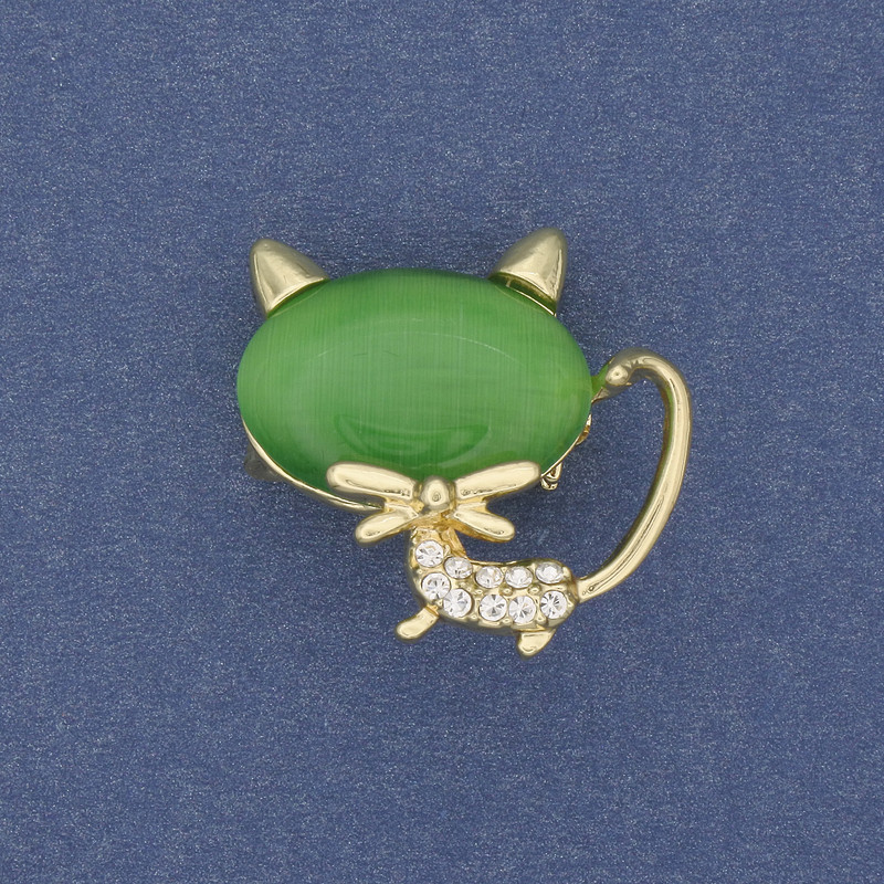 סיכה-תליון חתול עם עין החתול הירוקה ומתכת זהובה 26×27 מ״מ+