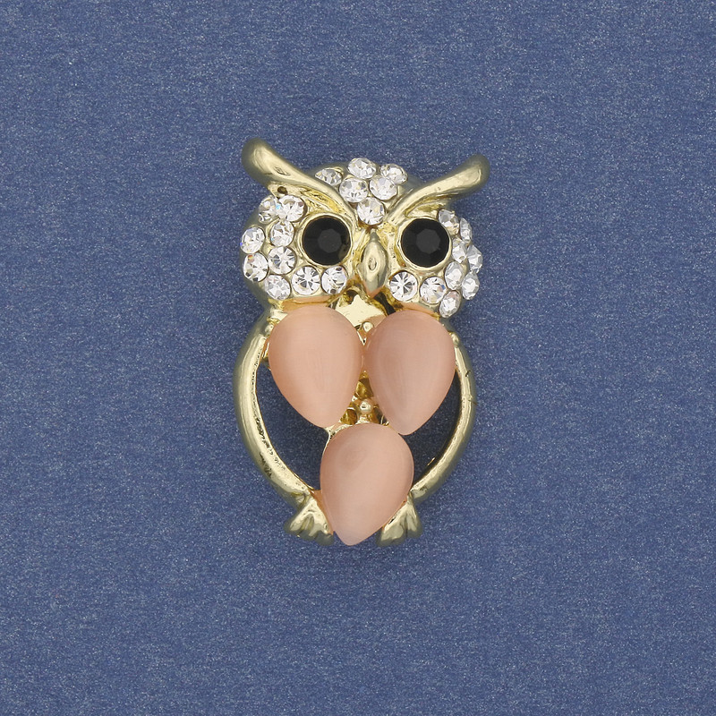 סיכת ינשוף עם עין החתול וזירקונים לבנים במתכת זהובה, קוטר 15 מ״מ ±, אורך 25 מ״מ ±