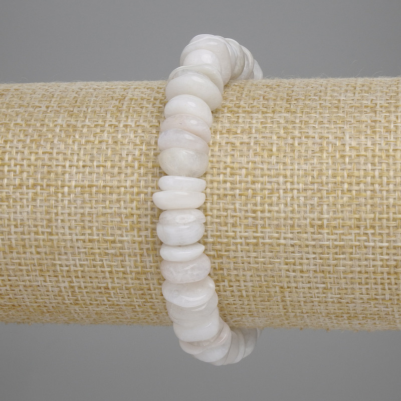 צמיד אדולאר בצורת גרגר, קוטר 9–10 מ״מ, 5×2–4 מ״מ ±, אורך 18 ס״מ ± אלסטי