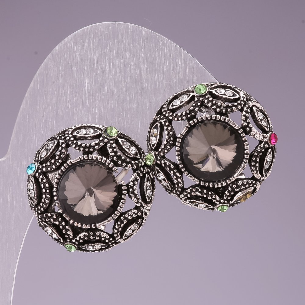 עגילים 2 ס״מ קשת סביב אבני קריסטל אפורות