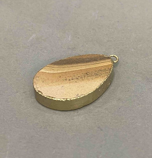 תליון חתוך מאגת נוף 4,5×3,3 ס״מ