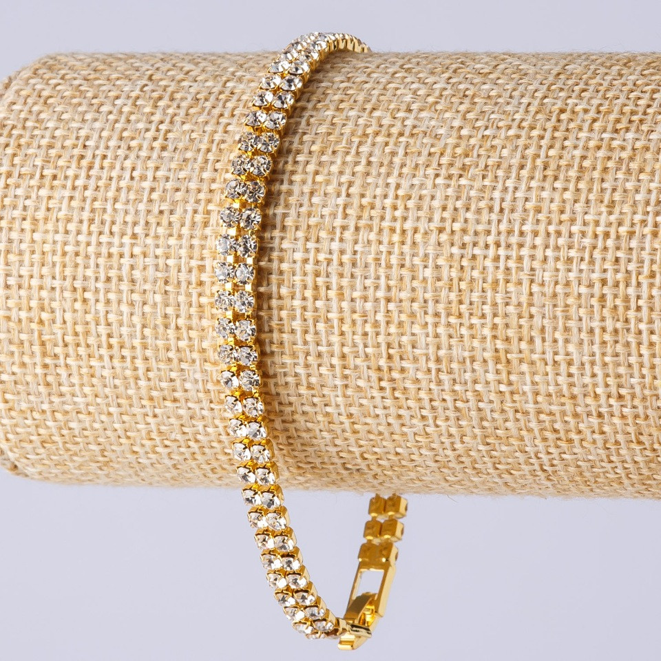 צמיד דו-שורות עם סטרזות בצבע זהב, אורך 19 ס״מ, רוחב 5 מ״מ