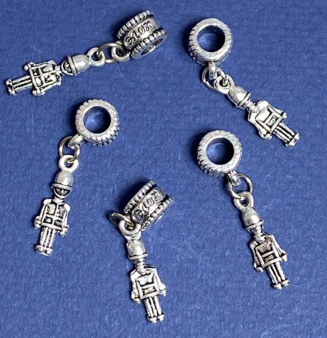 אביזר בייל עם תליון «חייל פנדורה», אורך 3 ס״מ, חבילה של 5 יחידות