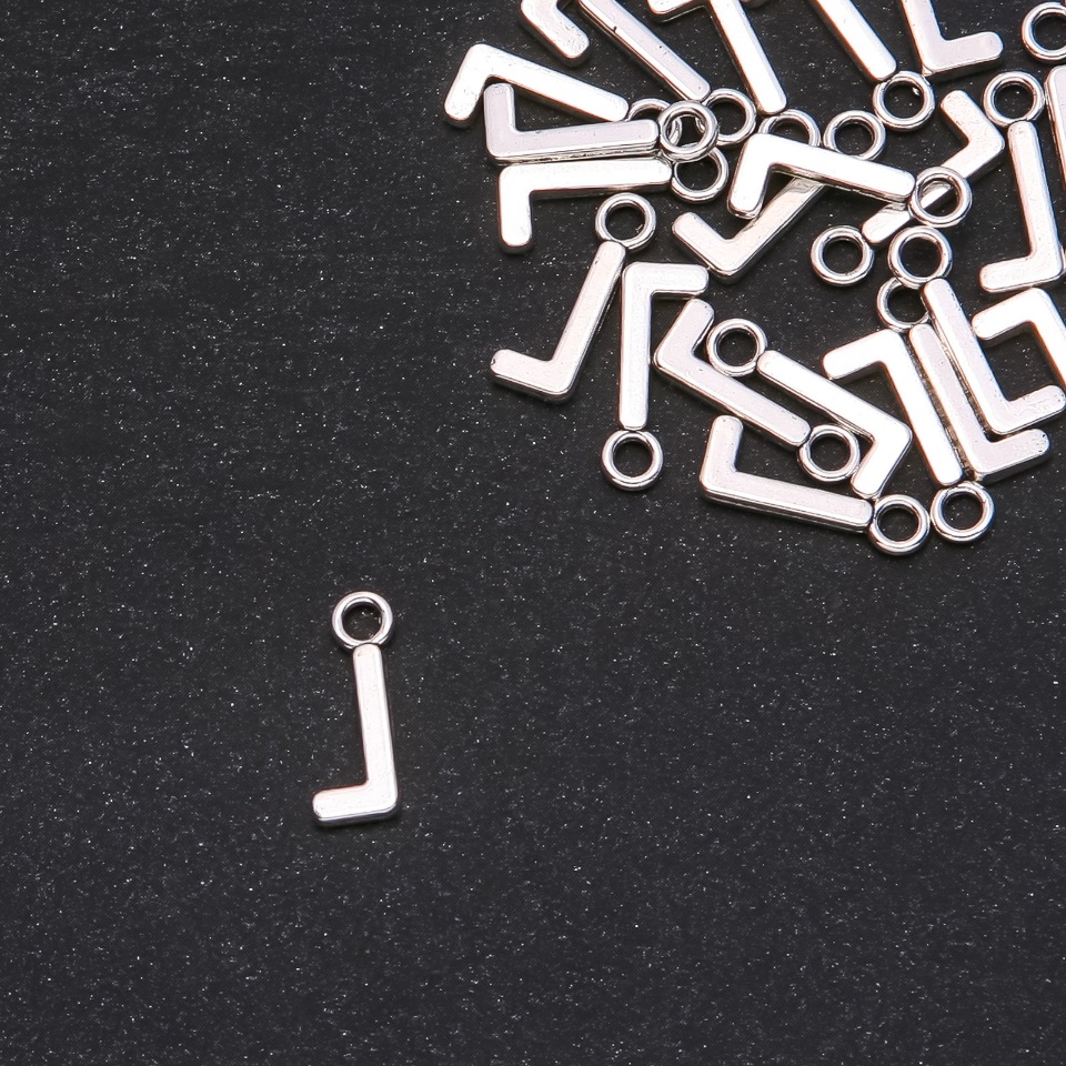 אביזרי תליון אות «L» 17×7 מ״מ אריזה 20 גרם (+- 30 יח)