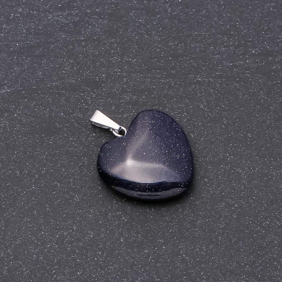 תליון לב מאבנטורין חול כחול לילה קהיר (סינתטי) 19×19×26 מ״מ