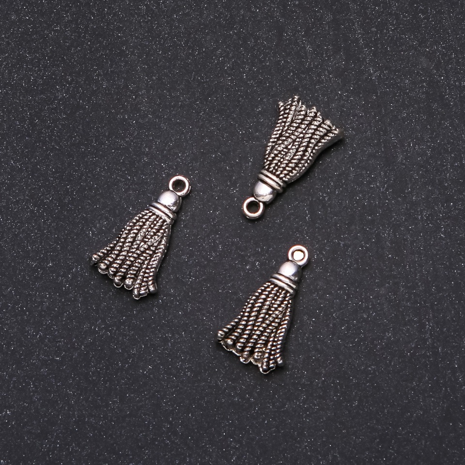 תליון אביזרי «מברשת» 20 מ״מ אריזה 20 גרם ±13 יח