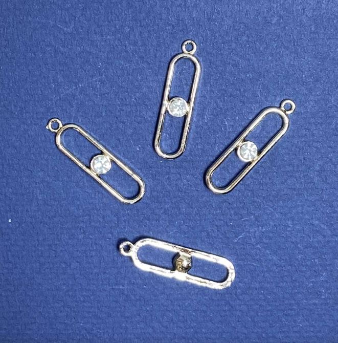 אביזרי תלייה בזהב בהיר, קוטר 8 מ״מ, אורך 30 מ״מ, קוטר 1.75 מ״מ, אריזה 20 גרם, 8 יחידות (±)