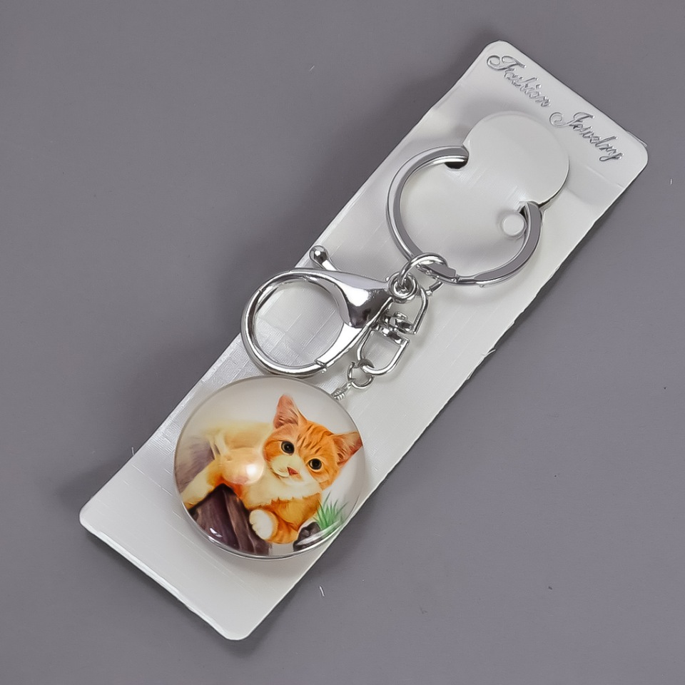 מחזיק מפתחות בקוטר 3.5 ס״מ ואורך 9 ס״מ