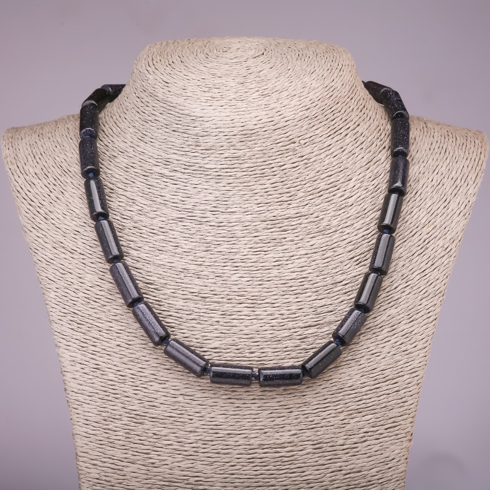 שרשרת מאבן ואנטורין כחול חול ליל קהיר, צילינדר, קוטר 8×17 מ״מ, אורך 45 ס״מ