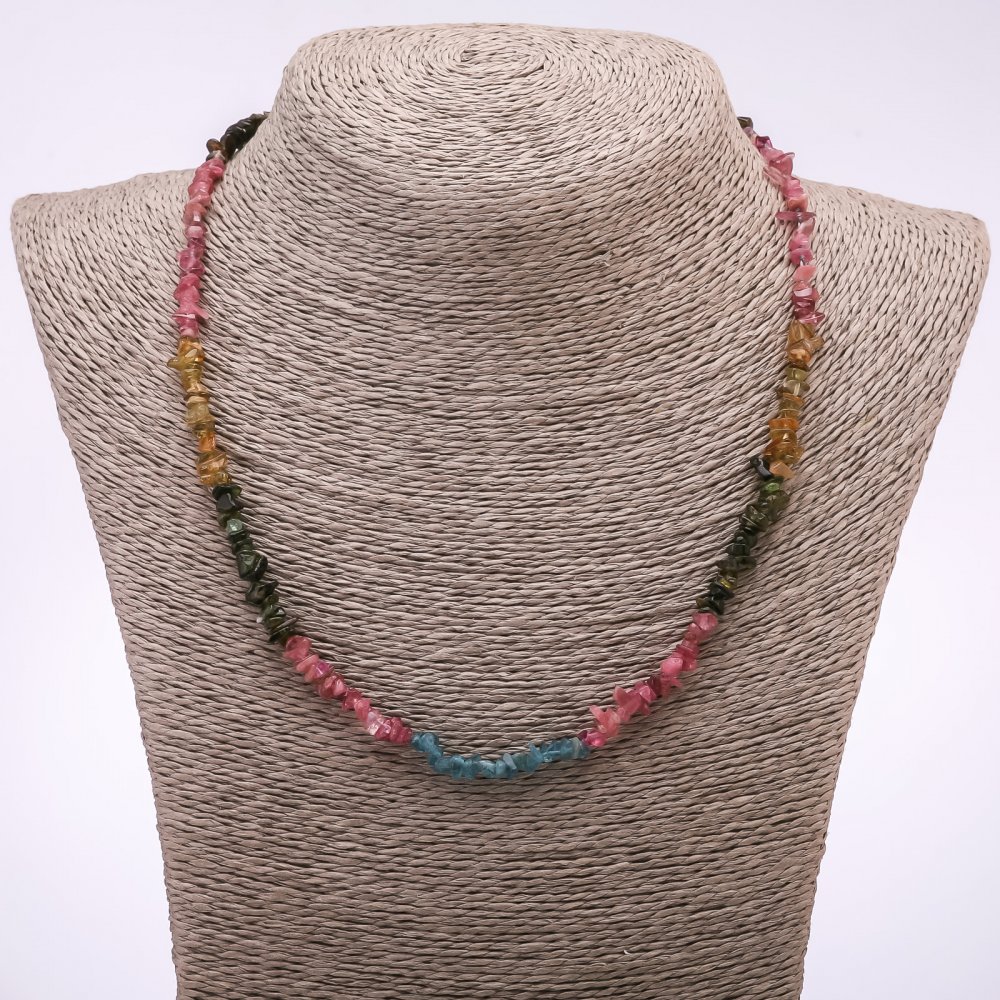 שרשרת טורמלין טבעי – שבבי אבן בקוטר 7×3 מ״מ, אורך 45 ס״מ