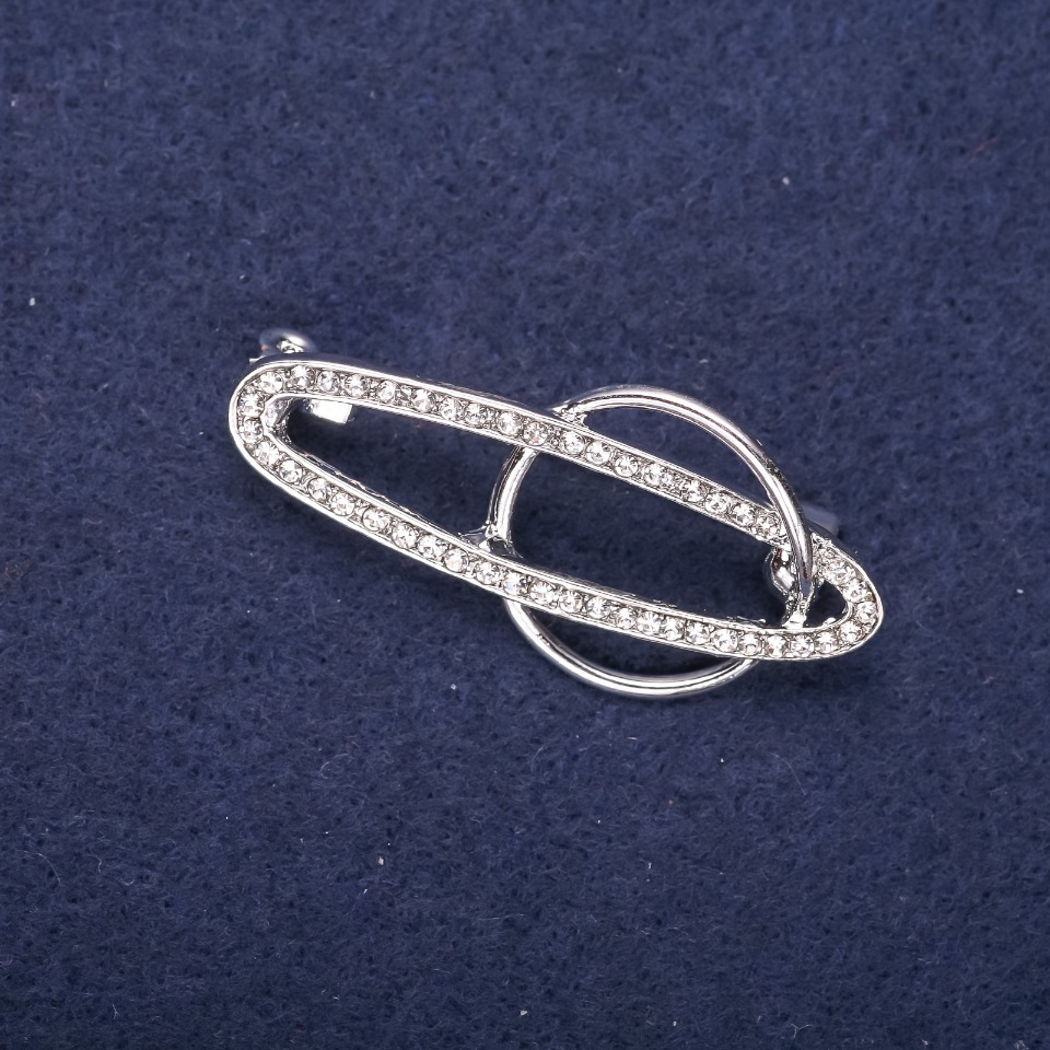 סיכת אקצנט אורביטה עם זרקונים לבנים, 43×20 מ״מ, מתכת כסופה