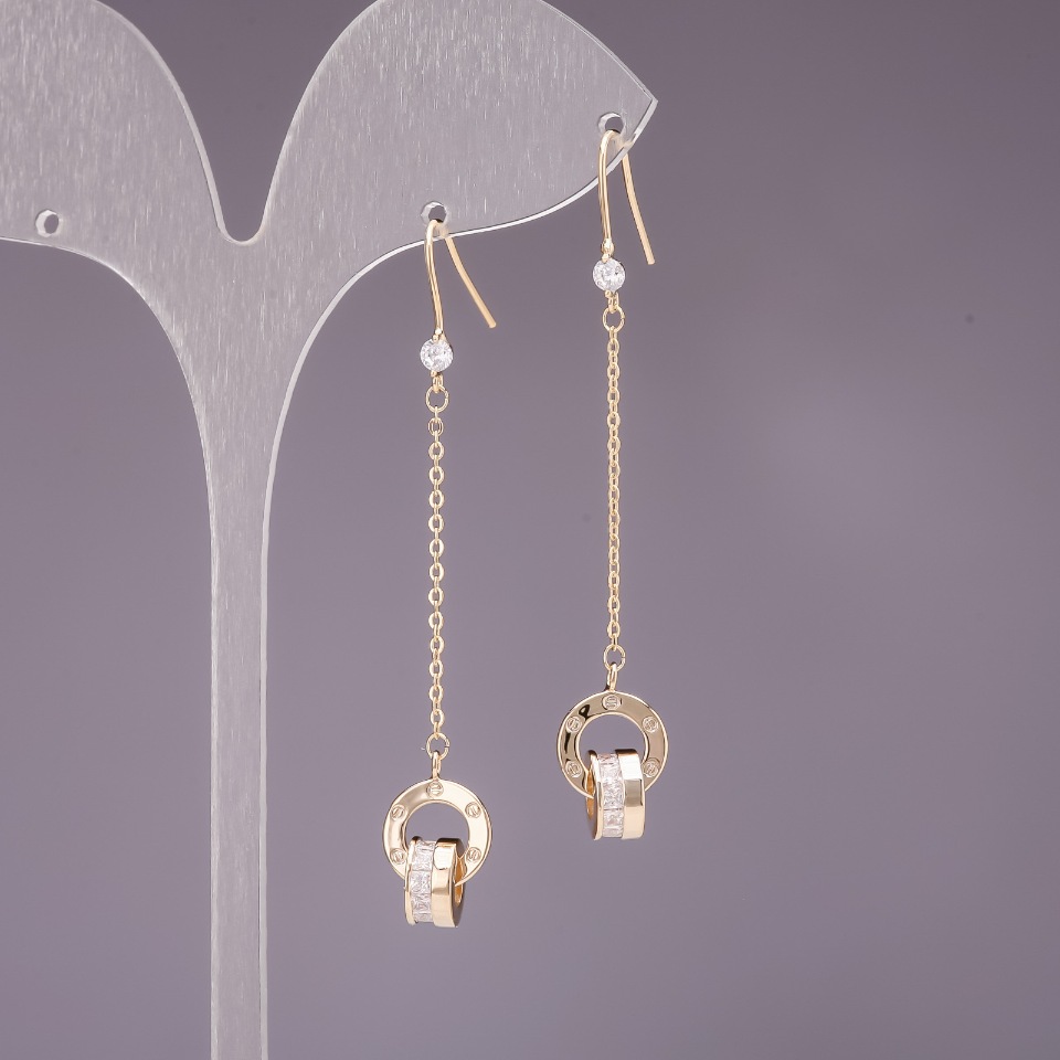 עגילים תלויים 4×60 מ״מ בצבע זהב