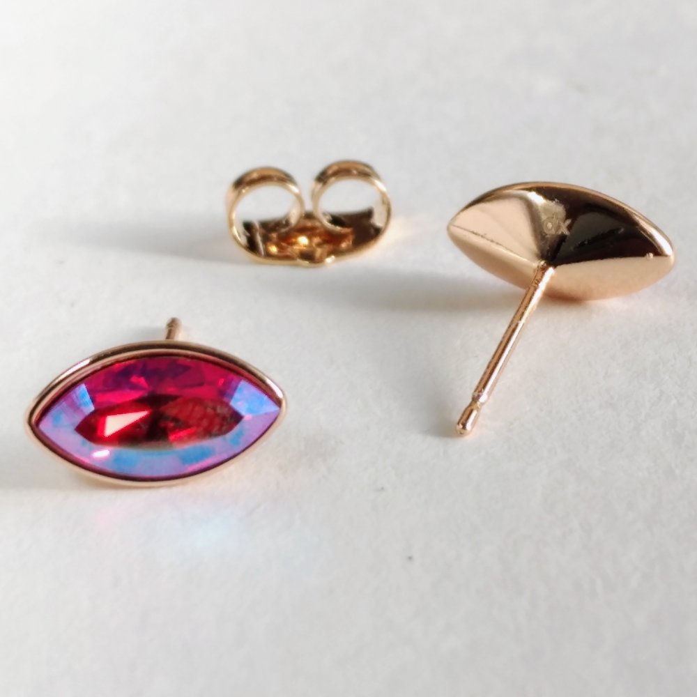 עגילי סטוד Xuping עם גרגר בצבע אדום-כחול-שינוי צבע, קוטר 6×11 מ״מ, מצופים זהב