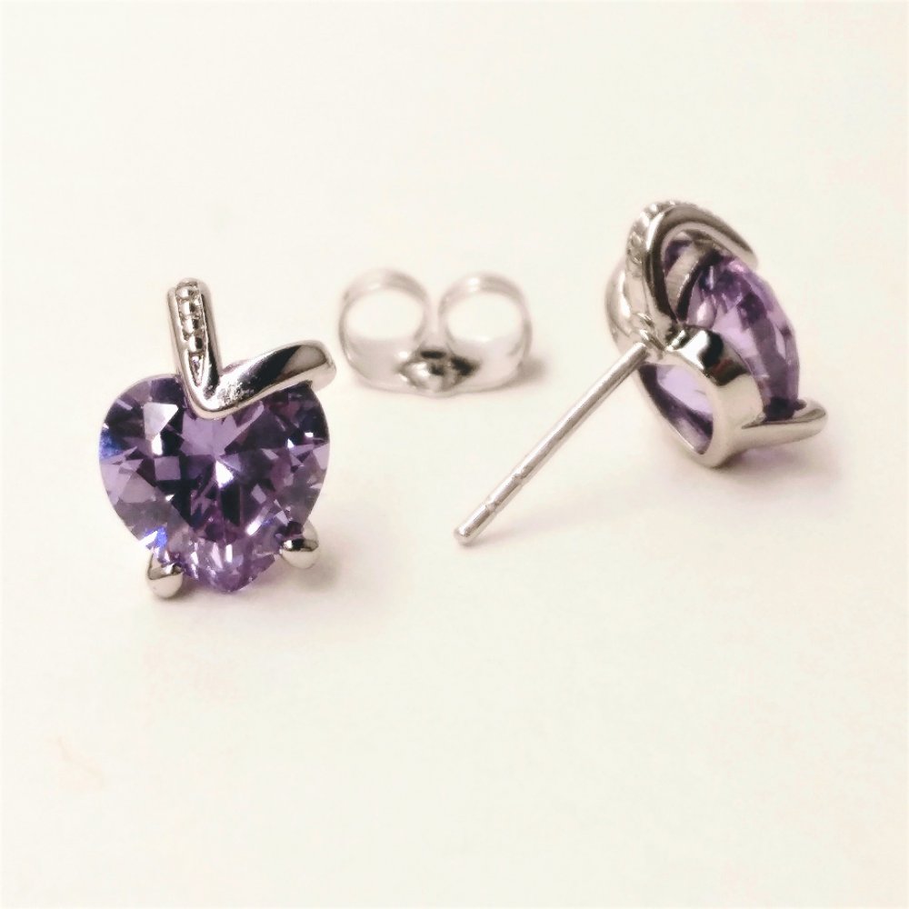 עגילי Xuping סטוד לב עם אבן בצבע לילך בהיר, קוטר 11×9 מ״מ, ציפוי רודיום