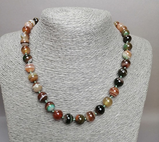 שרשרת חרוזי אגט חלקים, קוטר 10 מ״מ, אורך 45 ס״מ