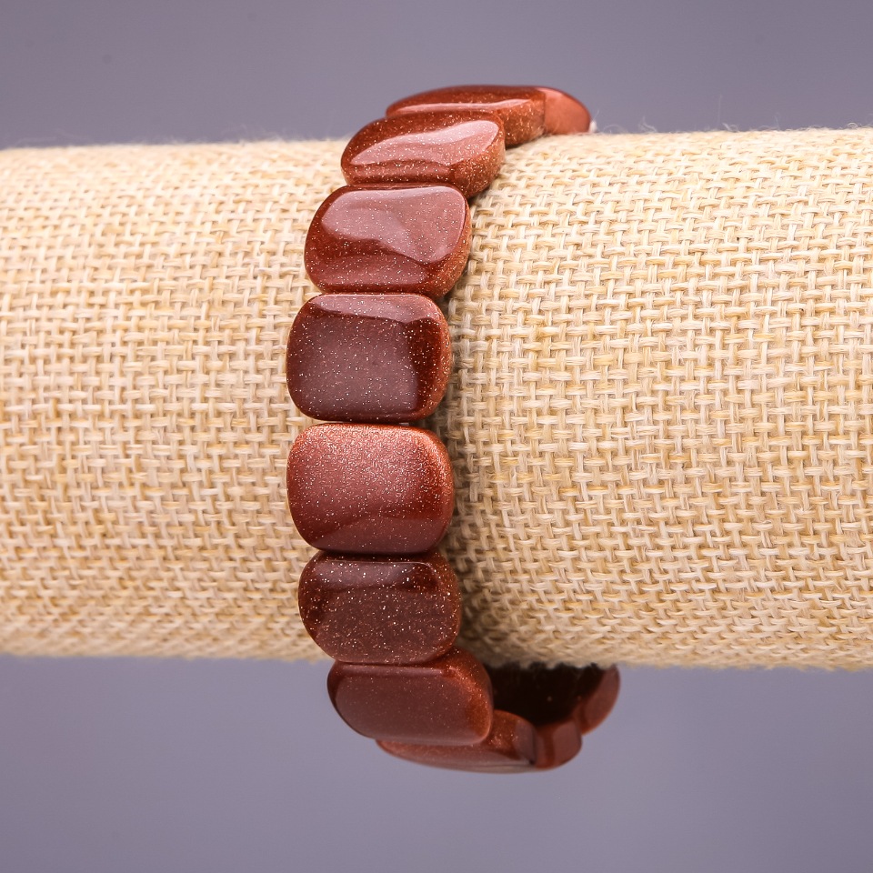 צמיד אבנטורין סינתטי «חול זהוב» חוליה 16×12+-מ״מ, אורך 18 ס״מ על גומי