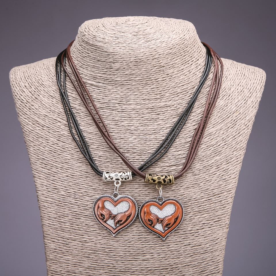 תליון חברות «לבבות», קוטר 31×33 מ״מ, אורך 45–48 ס״מ