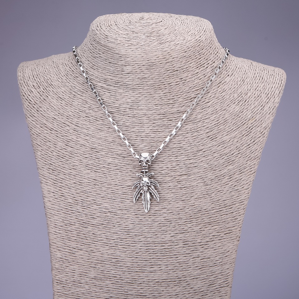 תליון «גולגולות» 20×44 מ״מ על שרשרת, אורך 55 ס״מ