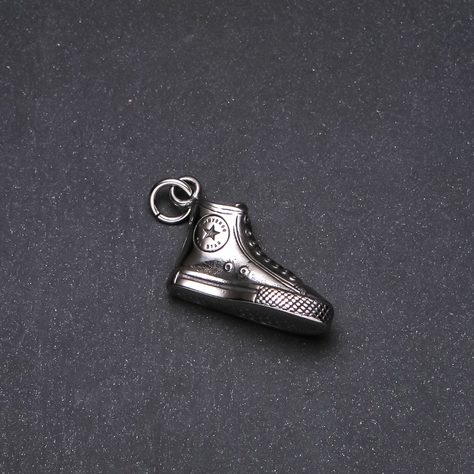 תליון «נעל ספורט» 23×33 מ״מ