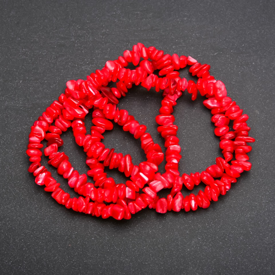 חרוזים מפרלאמוטר מטוננים, קוטר 5-10×2-4 מ״מ, אורך 80 ס״מ