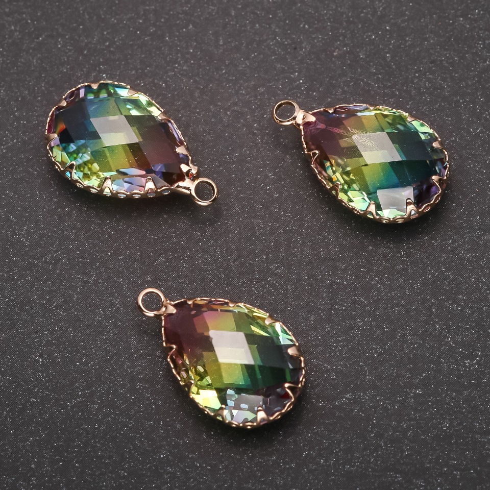 תליון «טיפה» בגוון קשת, מסגרת זהובה 13×21 מ״מ