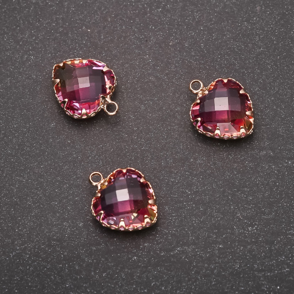 תליון «לב» בצבע פטל-צהוב, מסגרת זהובה 12×15 מ״מ